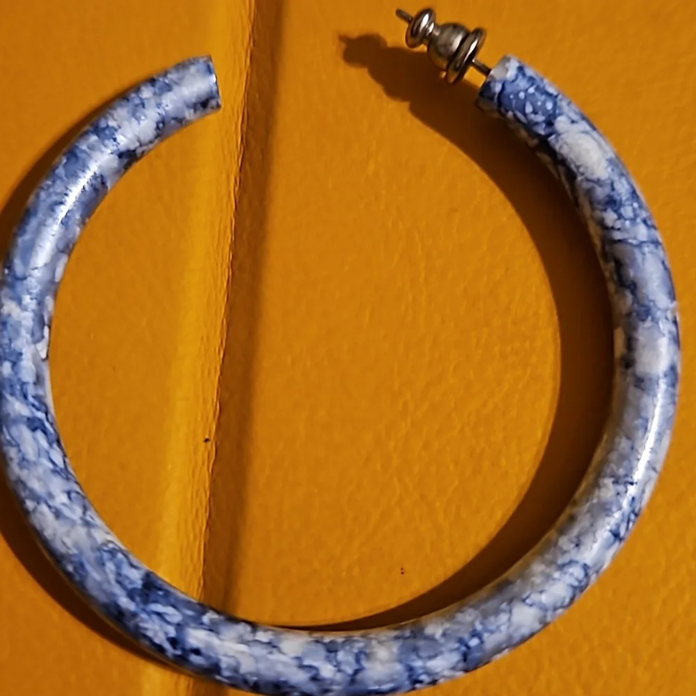 Blue Denim Color Hoop Earrings 💙 Pretty - Picture 3 of 4